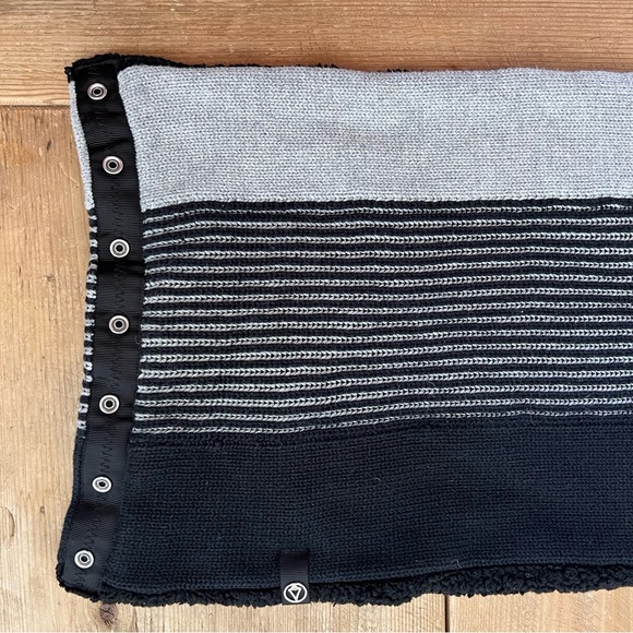 Ivivva by Lululemon Girls Snow Salutation Scarf - Picture 2 of 10